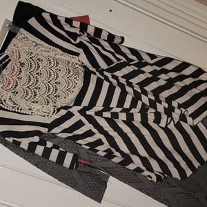 Robin K. 1/4 sleeved striped flowy cardigan with lace pack